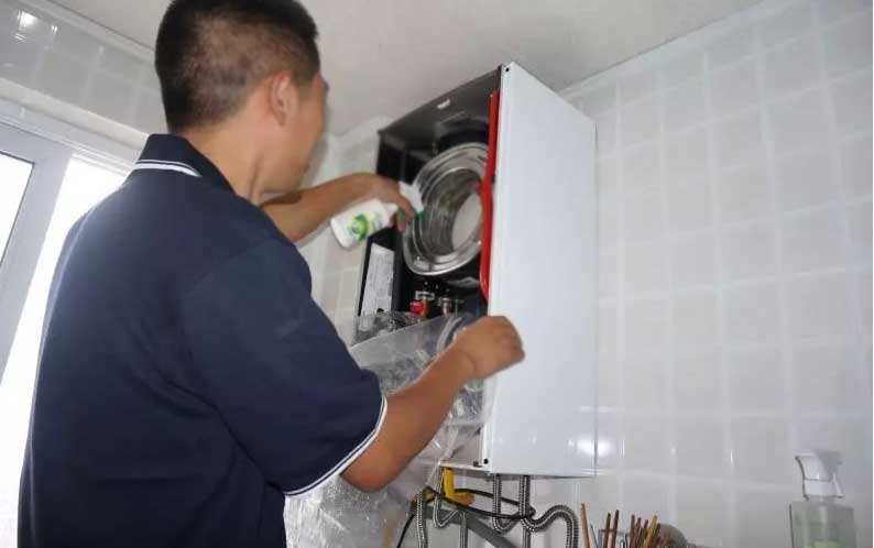 壁挂炉生活热水出水小？